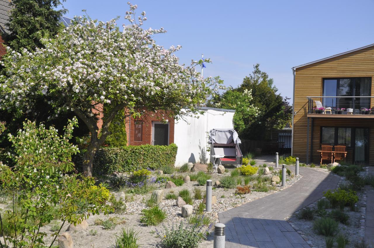 Hotel & Ferienunterkuenfte Hus Seeblick Fehmarn Exterior photo