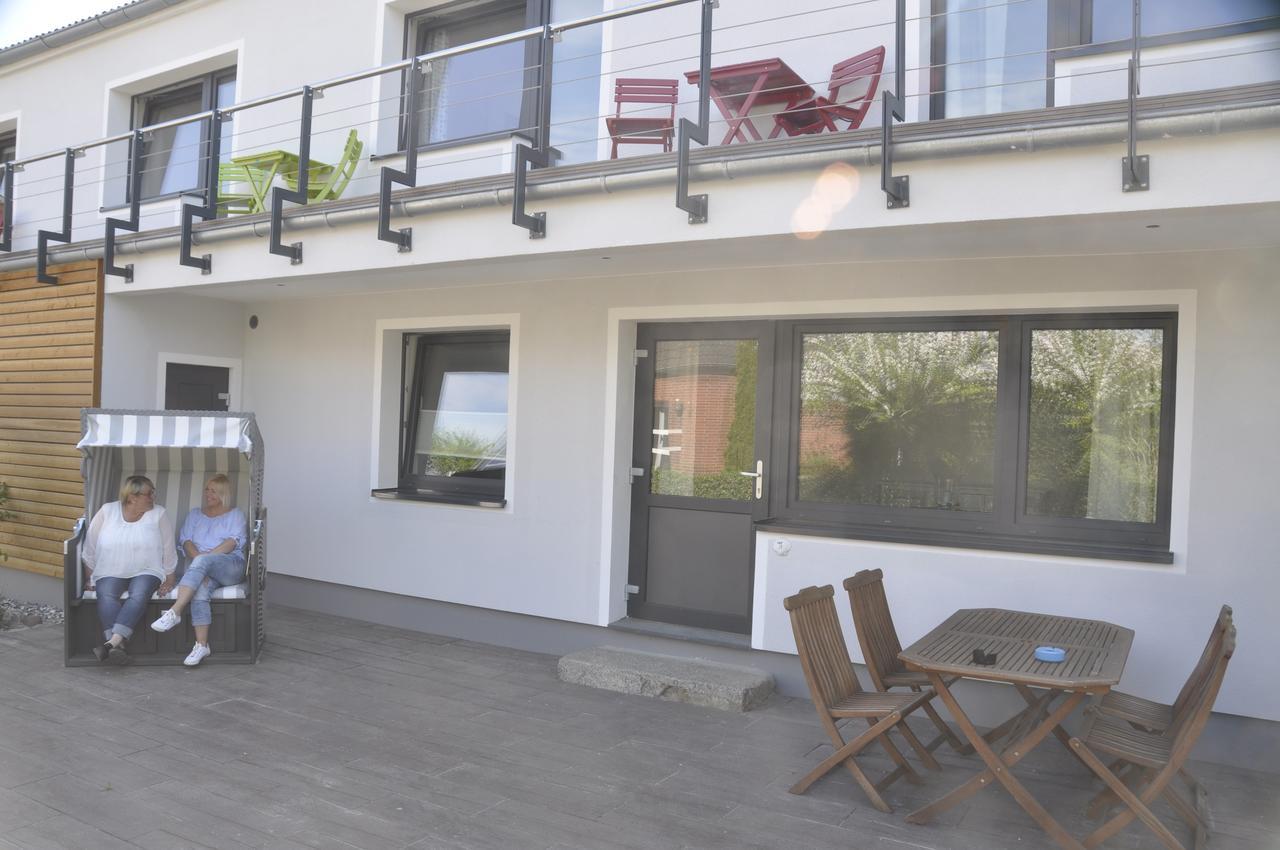 Hotel & Ferienunterkuenfte Hus Seeblick Fehmarn Exterior photo